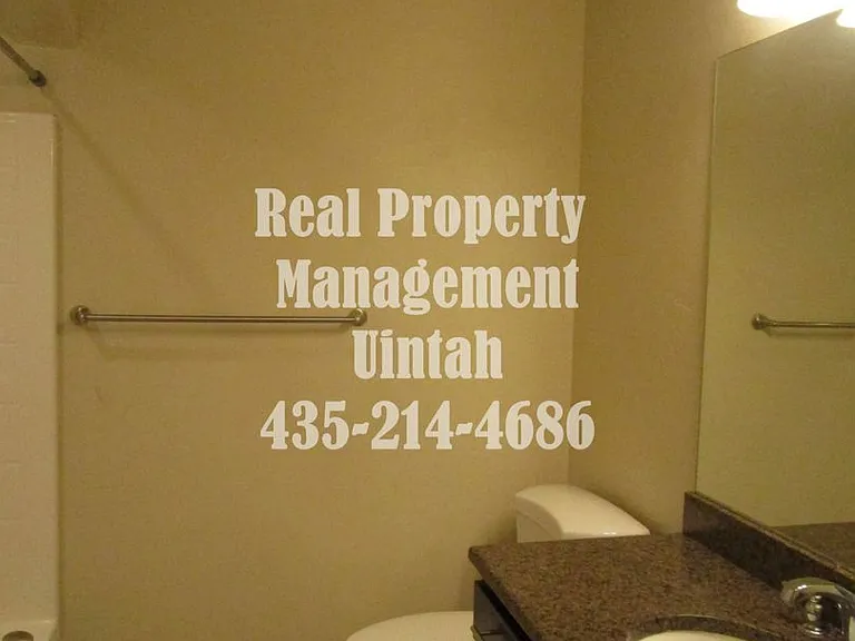 449 E Red Fox Ln — Photo 9