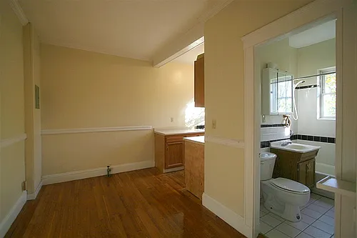 10 Wendell St Photo 1