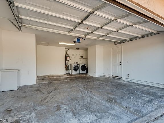 4th image of 2503 Siesta Ave