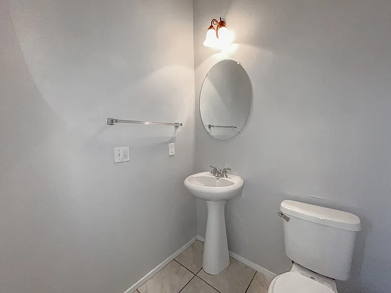 5646 Saint Elias St — Photo 37