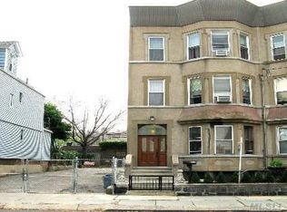 3223 38th St, Long Island City, NY 11103