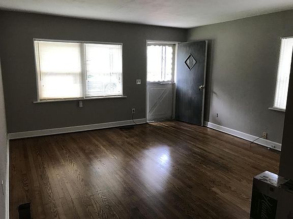 3rd image of 205 Crisman St