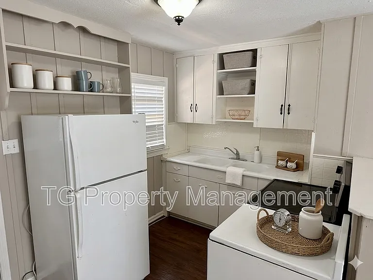 5687 Akra Ave — Photo 5
