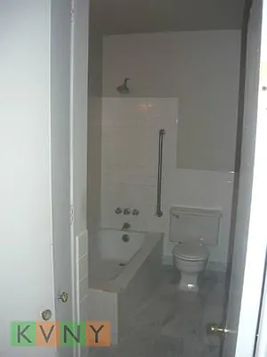 Rented by KVNY Soho | media 26