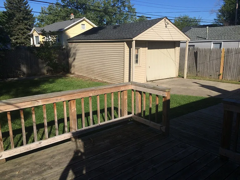 2929 Burdette St — Photo 9