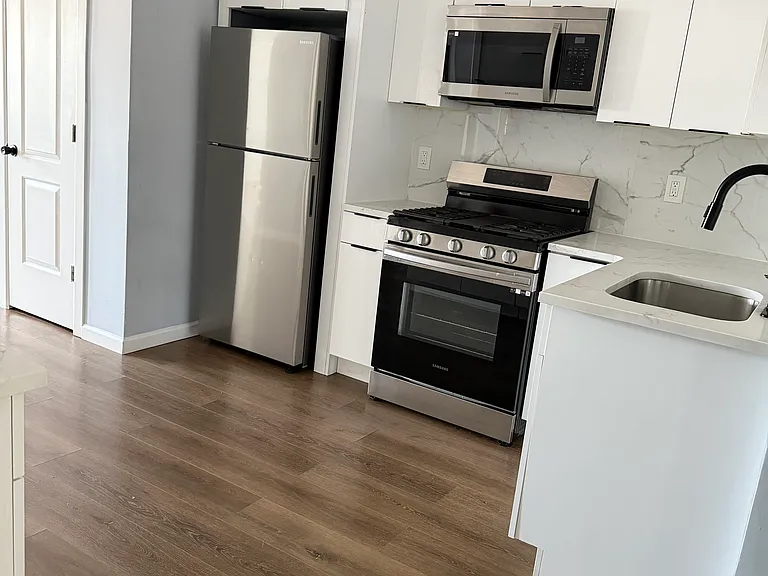 8 Green St #1 — Photo 8