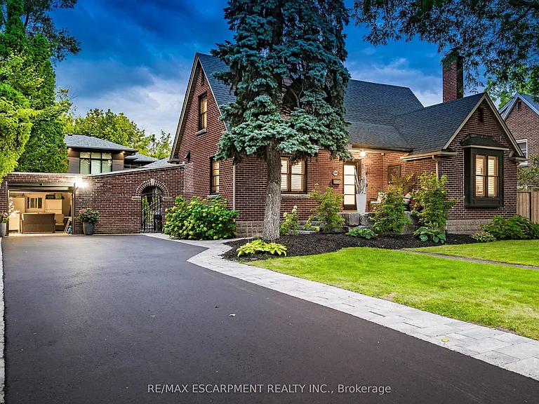1390 Halifax Pl — Photo 3