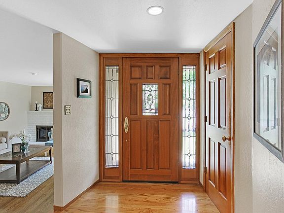 4th image of 1579 Alisal Ave