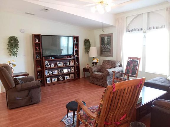 4th image of 5200 28th St N #186