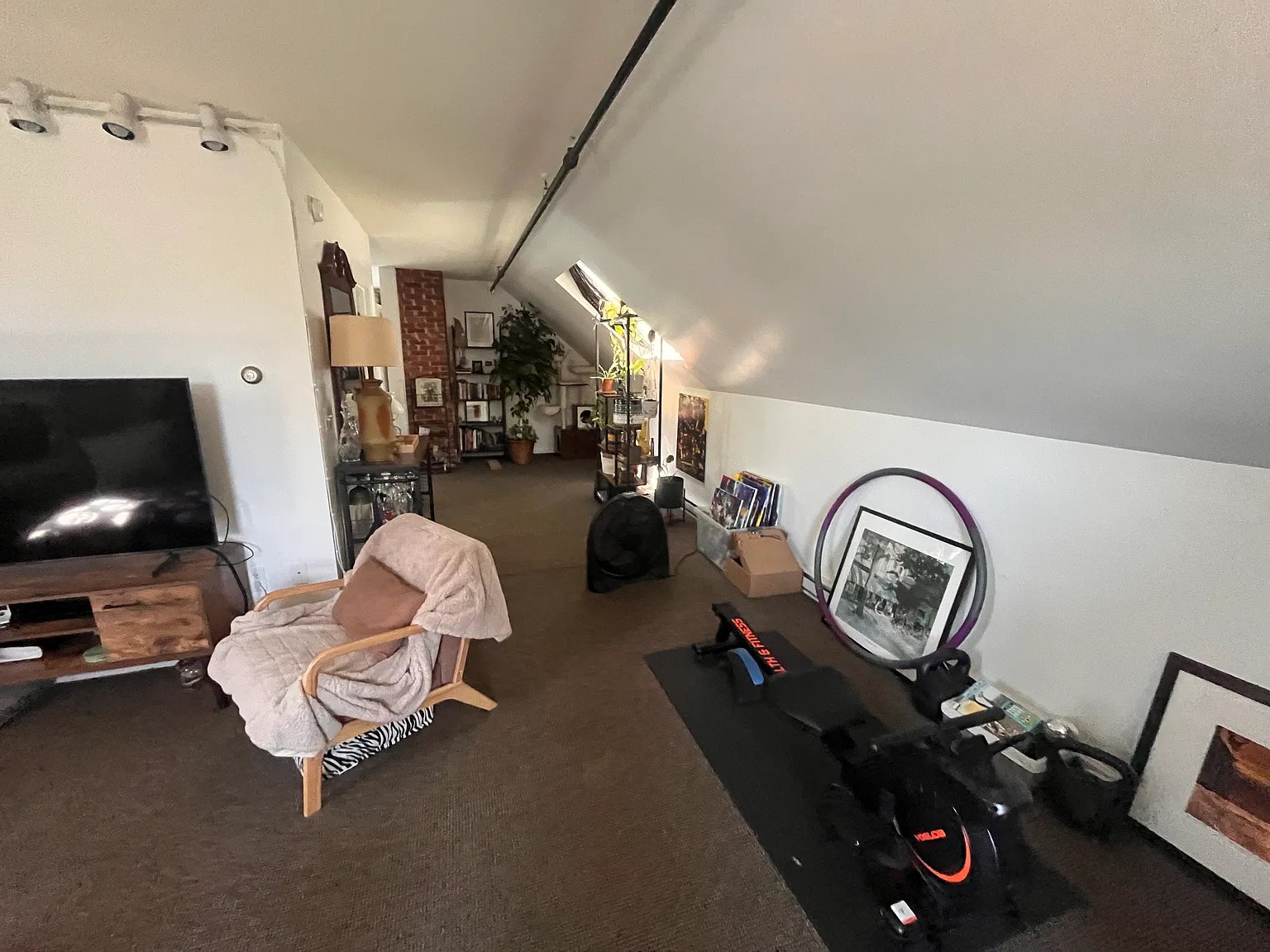 1 bed, 650 sqft, $1,695 — Photo 2