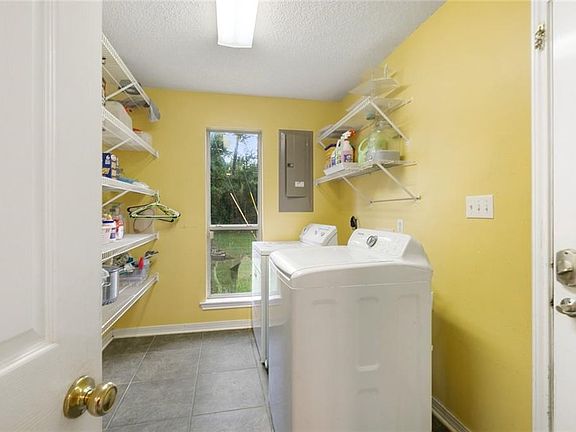 4th image of 19115 Wymer Rd