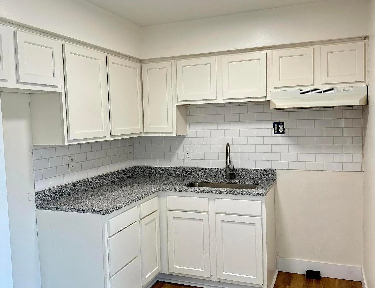 1133 McCarley Dr E — Photo 2