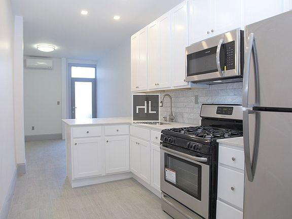 2nd image of 2352 37th St APT 1R