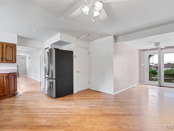 4th image of 9846 Vasel Dr