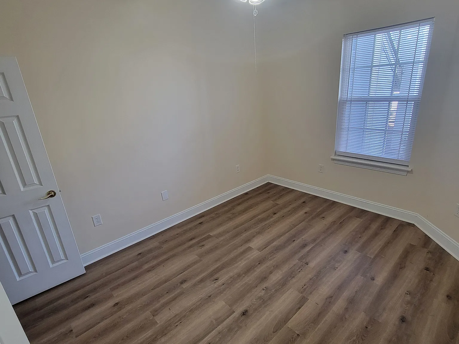 3 bed, 1328 sqft, $1,700 — Photo 4