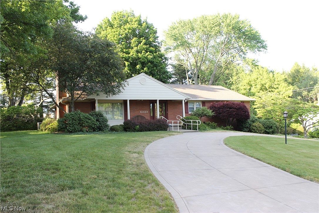 6223 Pickwick Cir NW, North Canton, OH 44720 Zillow