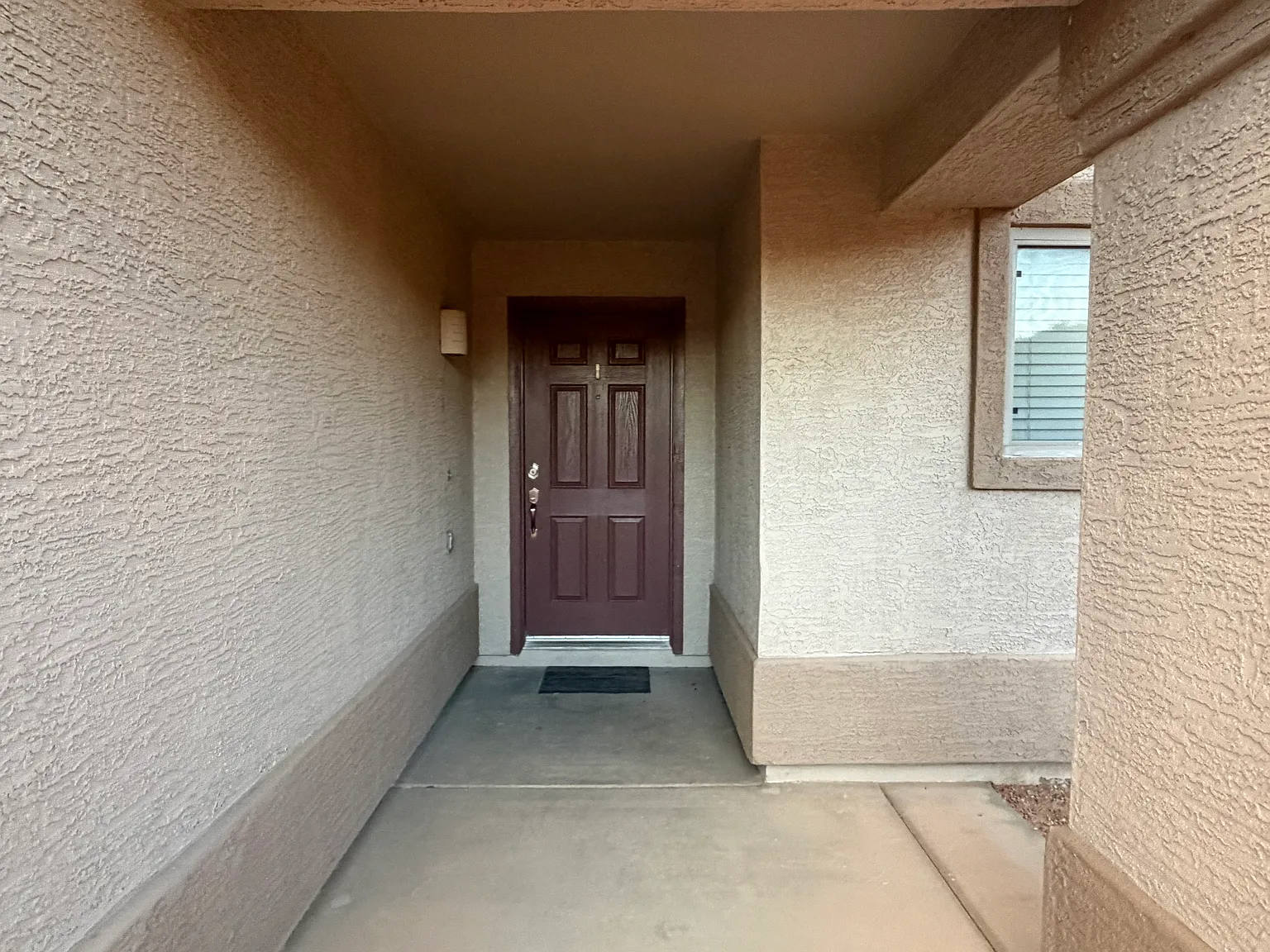 3 bed, 2.5 bath, 1809 sqft, $2,160 — Photo 3