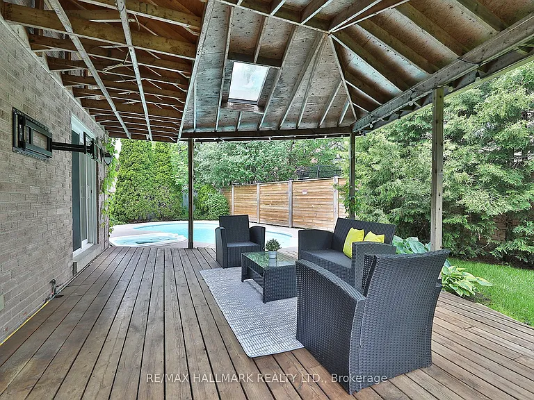 58 Pickett Cres — Photo 6