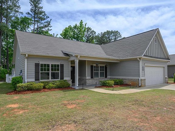 3rd image of 305 Countryside Cir