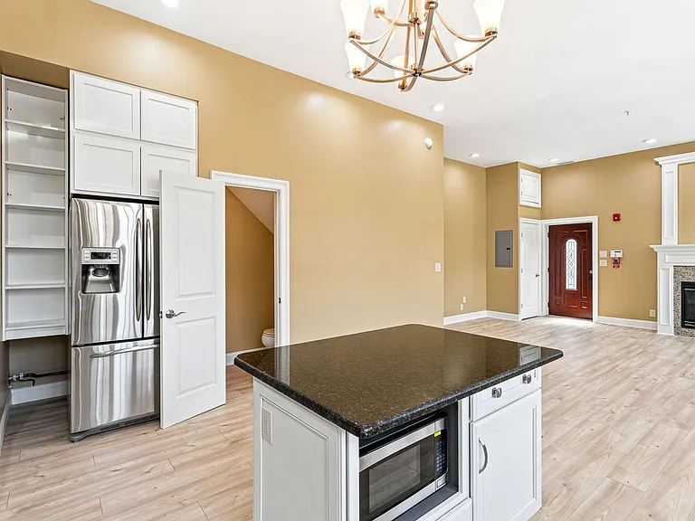 2355 E York St — Photo 8
