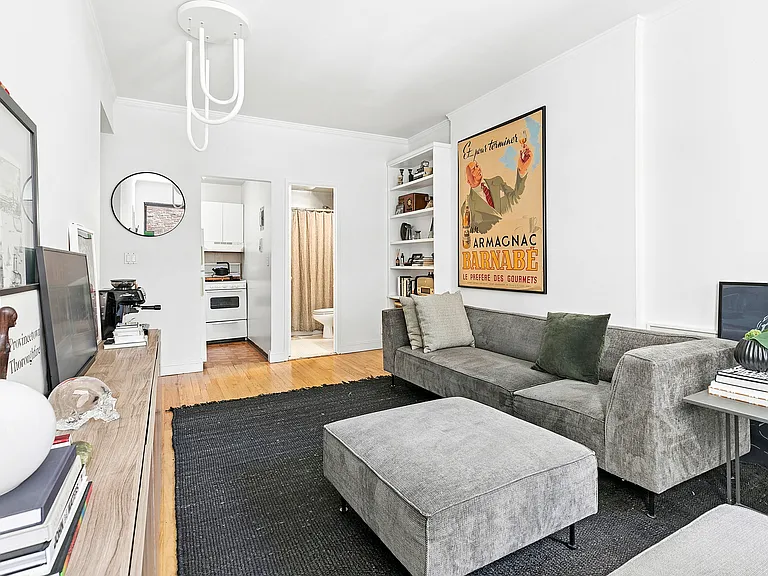 346 Lexington Ave #3R — Photo 2