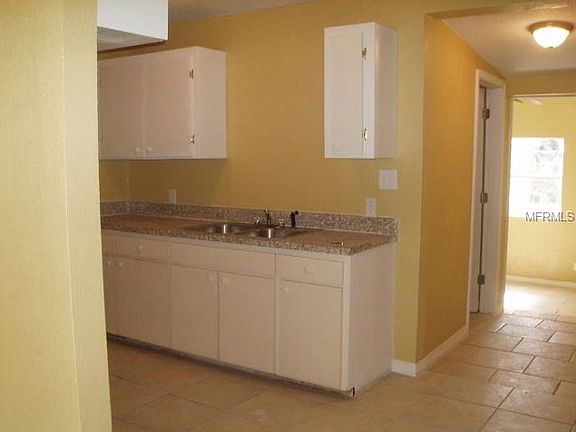5th image of 1412 W Burger St