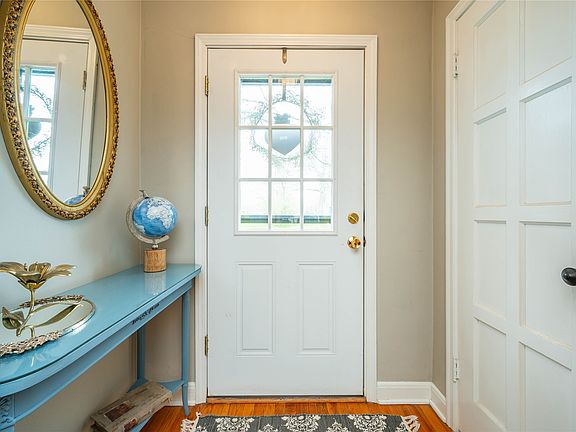 2nd image of 1647 Beaver Ave