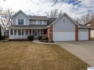 4517 Eagle Ridge Rd, Lincoln, NE 68516