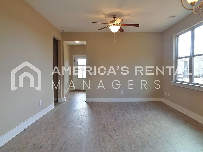 602 The Heights Ln — Photo 3
