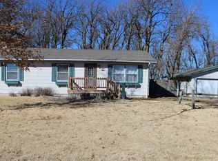 303 25th Ave, Moundridge, KS 67107