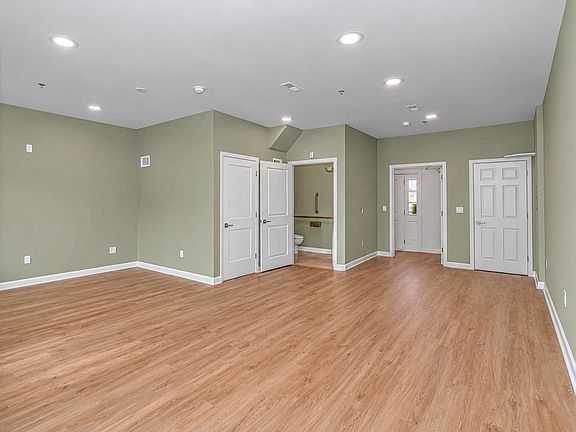 2nd image of 2798 Howard Ave. #B
