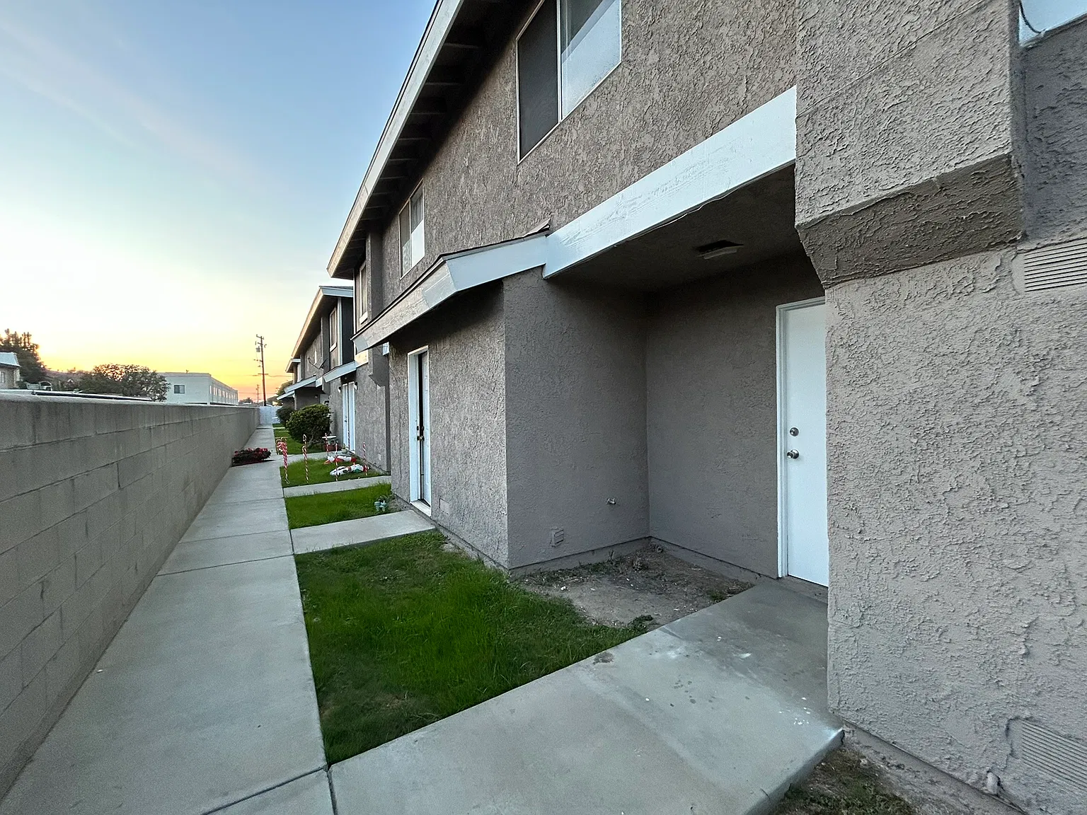 15620 Belshire Avenue — Photo 2