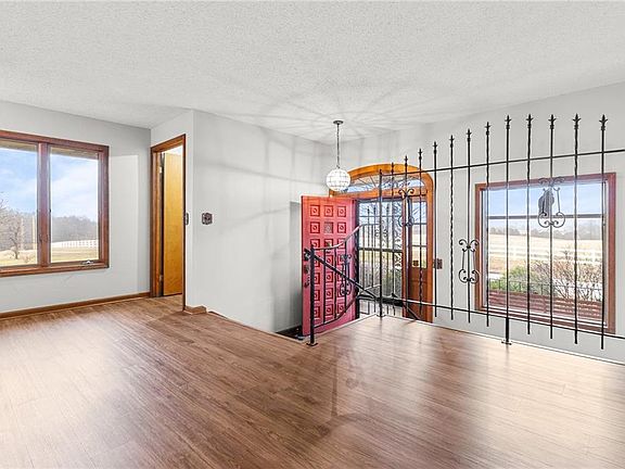 5th image of 146 SE 180th Rd