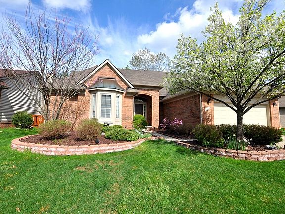 2nd image of 2914 Leslie Park Cir
