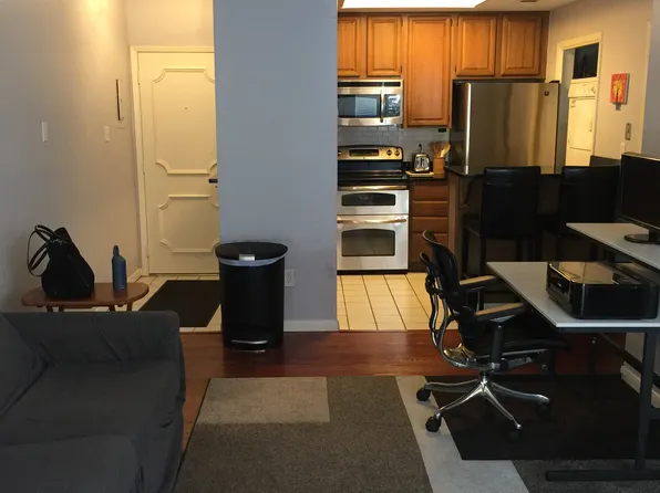 806 W 24th St APT 124, Austin, TX 78705