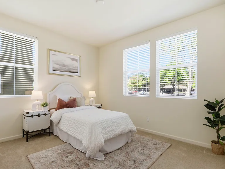 702 Elderberry Dr — Photo 12