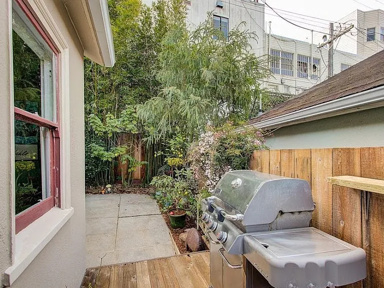 365 Wawona St — Photo 16