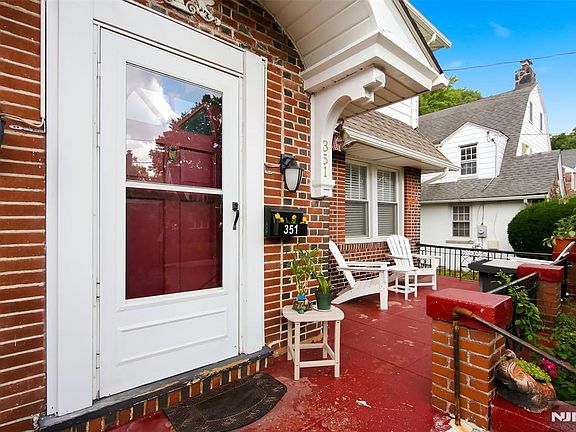 5th image of 351 Griggs Ave