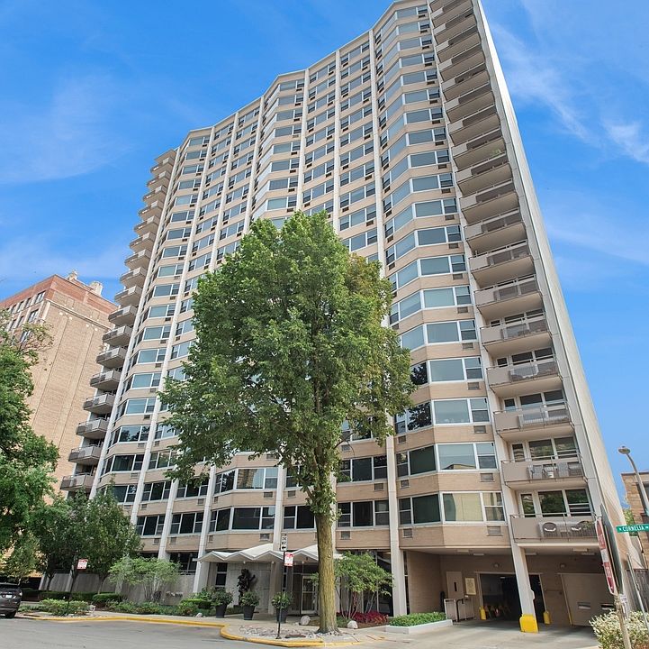 1st image of 555 W Cornelia Ave APT 1606