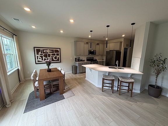 3rd image of 292 Runner Stone Ln