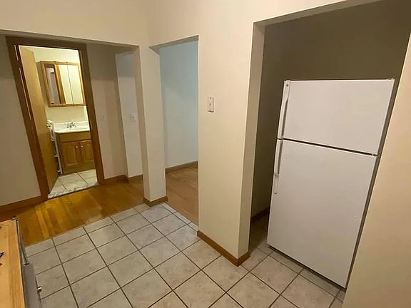 4th image of 80 Hampshire St #F