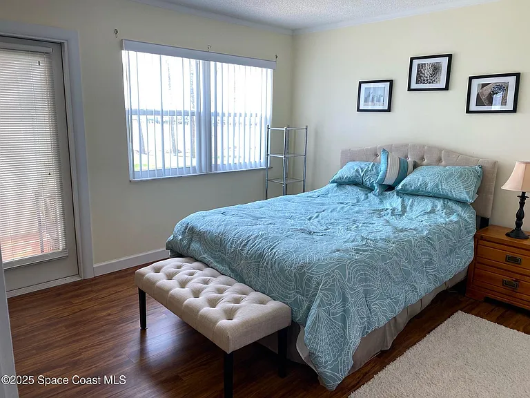 220 Cape Shores Cir #12-B — Photo 7