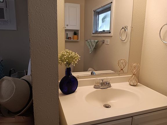 5th image of 249 Jasper St #W-0076