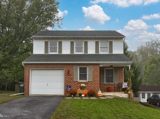 817 Evergreen St, Denver, PA 17517