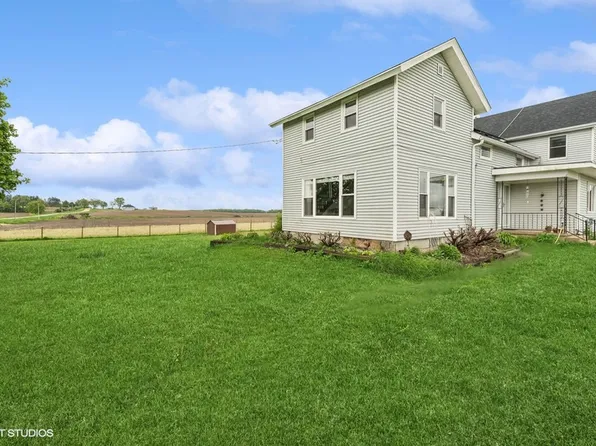 11719 Engelhardt Rd, Harvard, IL 60033