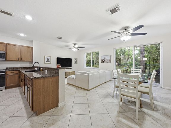 5th image of 3084 N Evergreen Circle