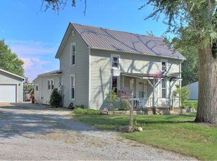 522 N Vine St, Arthur, IL 61911