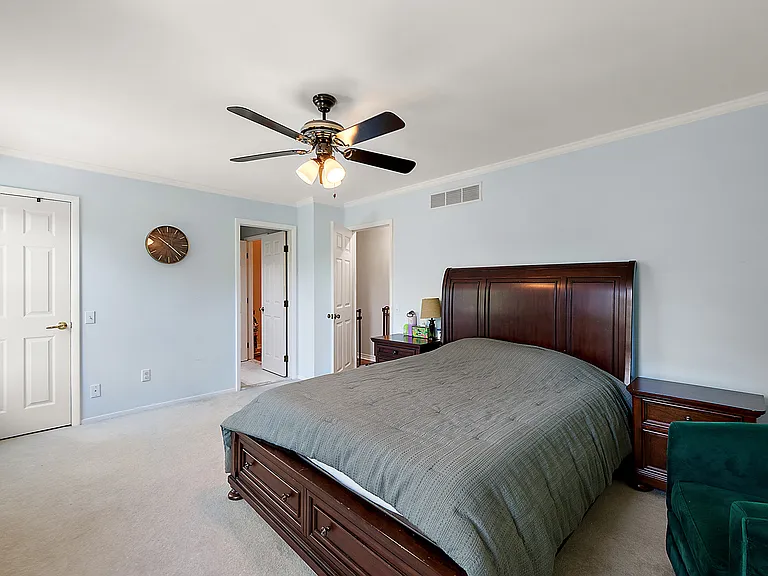 44831 Huntington Dr — Photo 33