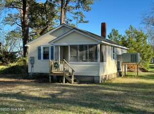 320 Loop Rd, Belhaven, NC 27810