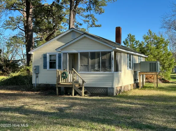 320 Loop Road, Belhaven, NC 27810